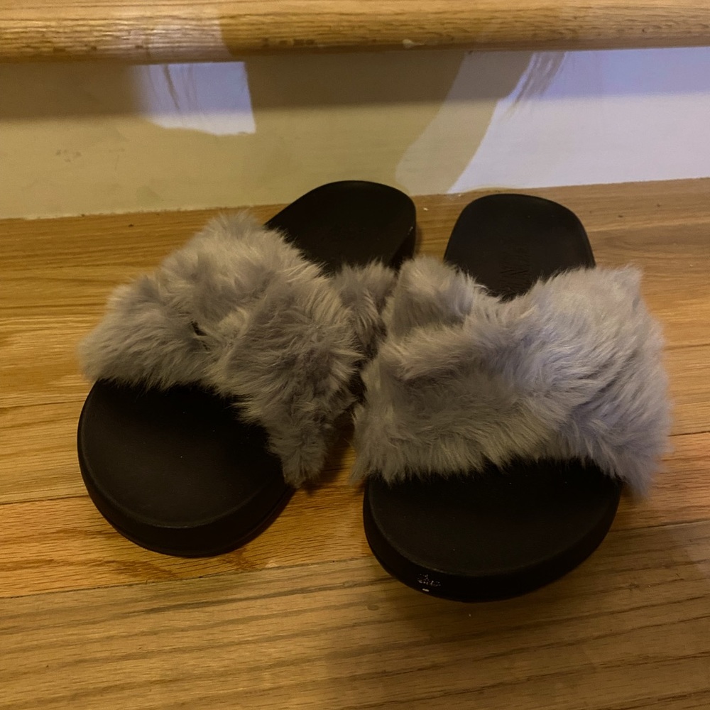 VS PINK fluffy sandals